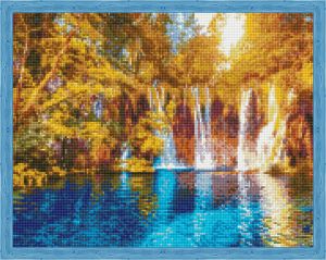 qa204014 - Осенний водопад