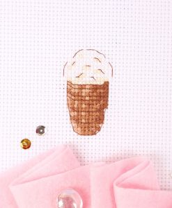 12-024 - Мороженое в стаканчике