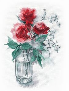1353 - Розы и снежноягодник