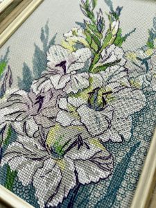 2297 - Белые гладиолусы