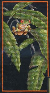 35251 - Древесная лягушка в листве