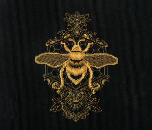 ah-063 - Золотая пчела