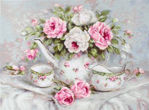 b2317 - Чайный сервиз и розы