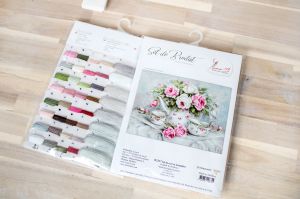 b2317 - Чайный сервиз и розы