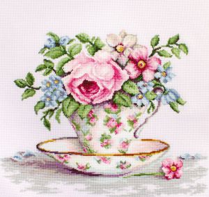 b2321 - Цветы в чайной чашке