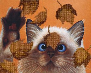 бг-182 - Котик в листьях