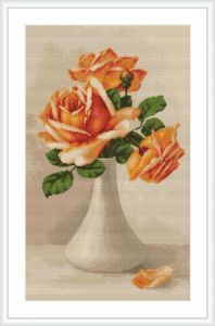 g505 - Оранжевые розы в вазе