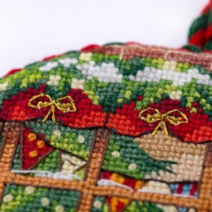 иг-7389 - Новогодняя игрушка. Витрина с подарками