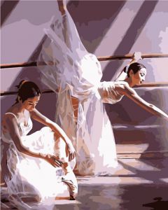mg597 - Две балерины у станка