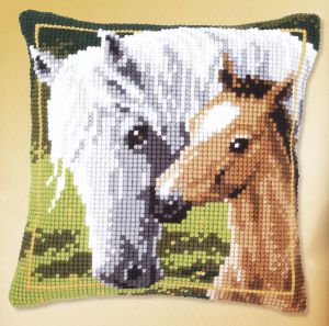 pn-0144668 - Белая лошадь и её жеребёнок