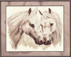 ж-1066 - Пара белых лошадей
