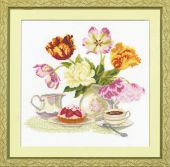 Натюрморт с тюльпанами